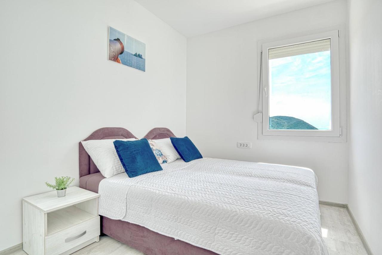 Two Bedroom House With Sea View Maj Buljarica Luaran gambar