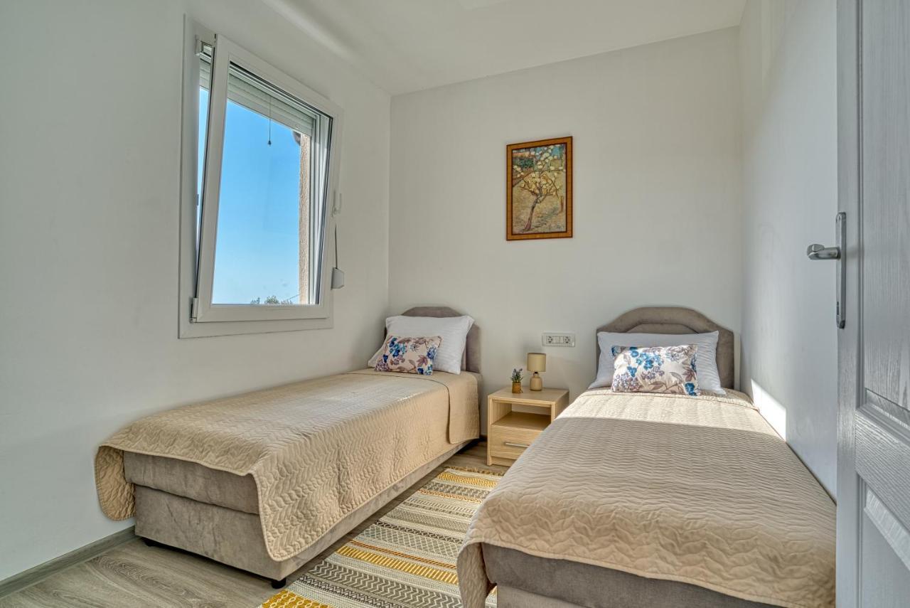 Two Bedroom House With Sea View Maj Buljarica Luaran gambar